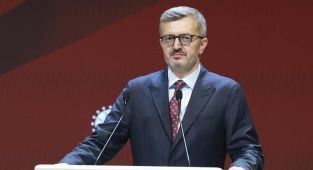 İletişim Başkanı Duran: Menderesi, Zorluyu ve Polatkanı rahmetle ve saygıyla yad ediyorum