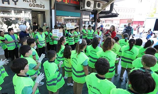İnegöl'de temizlik seferberliği çarşıda devam etti