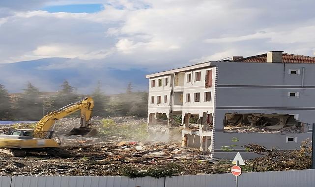 İnegöl'deki kentsel dönüşüm projesinde yıkım çalışmaları sürüyor