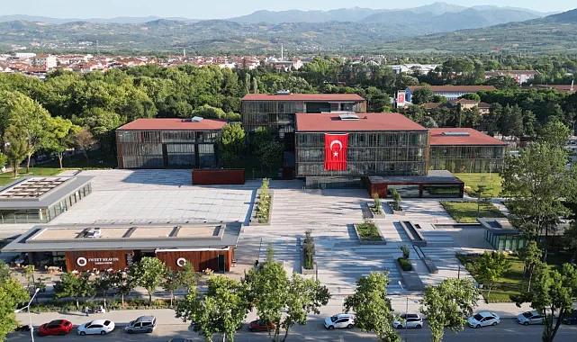 İnegöl'den bin 650 öğrenciye 3,3 milyon TL'lik kırtasiye desteği