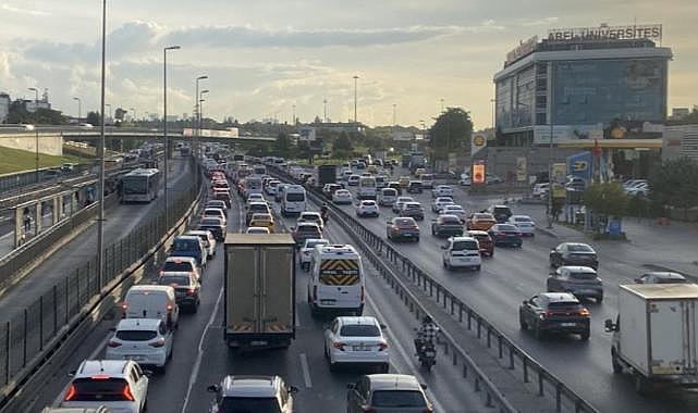 İstanbul’da trafik yoğunluğu okulların ikinci gününde arttı