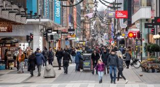 İsveç seçim öncesinde göçmenlere ülkeden ayrılmaları için para ödüyor