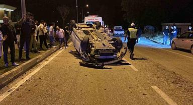 Kamyonetle çarpışan otomobil takla attı: 2 yaralı