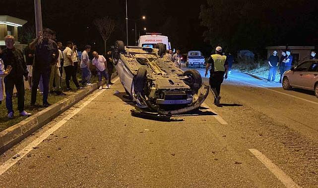 Kamyonetle çarpışan otomobil takla attı: 2 yaralı
