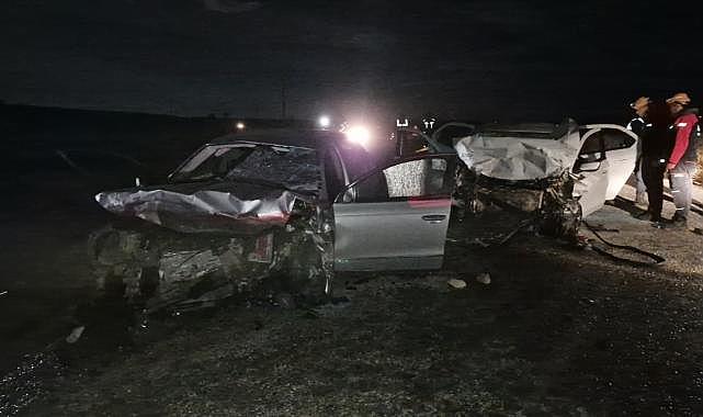 Karaman’da iki otomobil kafa kafaya çarpıştı: 2 ölü, 5 yaralı