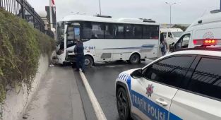 Kaza nedeniyle D100 karayolu trafiğe kapandı: 11 yaralı
