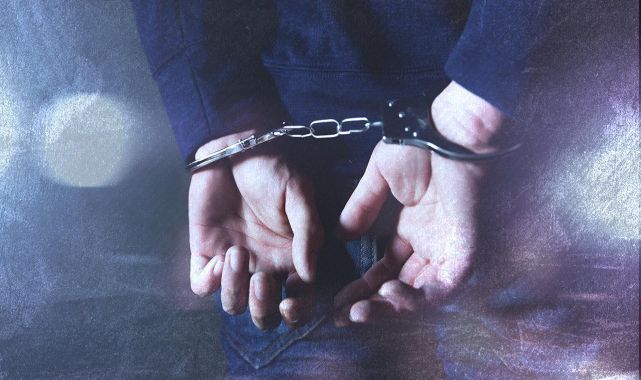 Kırmızı bültenle aranan suç örgütü üyesi yurda girerken yakalandı