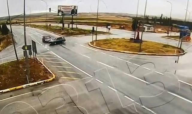 Kütahya’da iki otomobil çarpıştı: 2 ölü, 8 yaralı