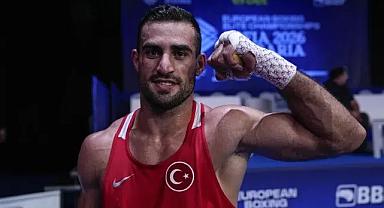 Milli boksör Emrah Yaşar, Avrupa Şampiyonası'nda finale yükseldi