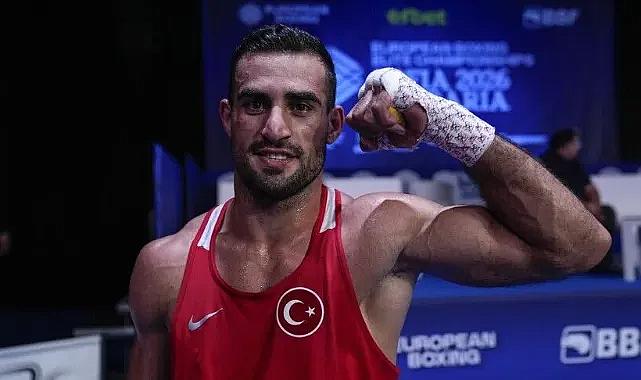 Milli boksör Emrah Yaşar, Avrupa Şampiyonası'nda finale yükseldi