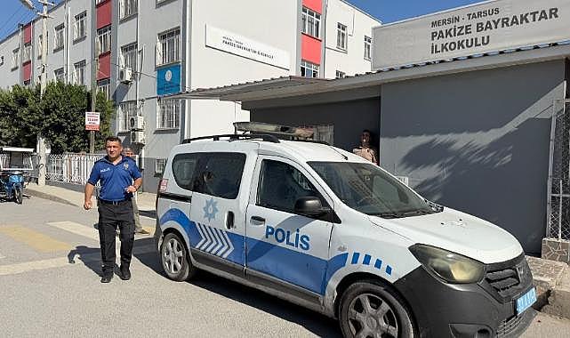 Tarsus’ta 1. sınıf öğrencisinin çantasından tabanca çıktı