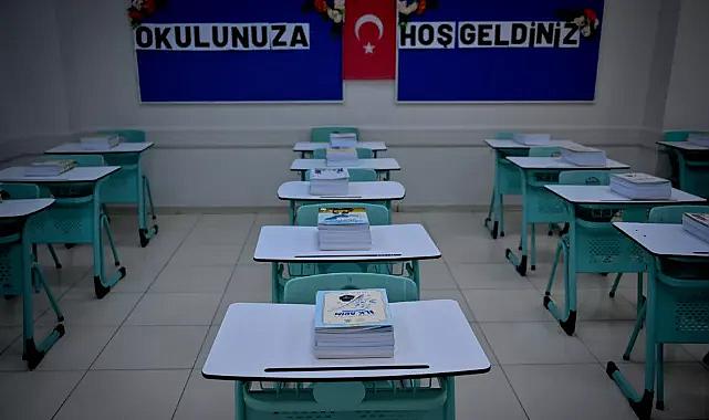Ücretsiz ders kitapları sıralardaki yerlerini aldı