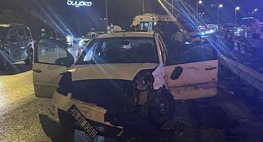 Ümraniye'de zincirleme trafik kazasında 3 kişi yaralandı
