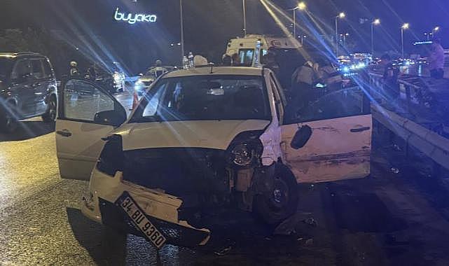 Ümraniye'de zincirleme trafik kazasında 3 kişi yaralandı