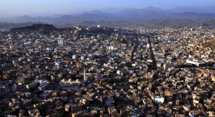 Yemen'de Husilerin Taiz iline düzenlediği saldırıda biri çocuk 5 kişi öldü