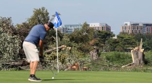 ABD'de yargıç, Trump yönetiminin Washington'daki golf sahasında yaptığı ağaç kesimini durdurdu