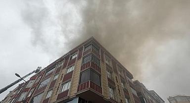 Arnavutköy’de korkutan yangın: Alevler yan binaya sıçradı, 4 kişi dumandan etkilendi