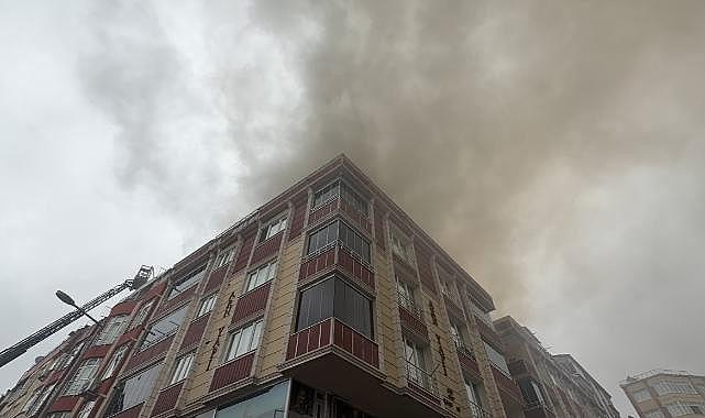 Arnavutköy’de korkutan yangın: Alevler yan binaya sıçradı, 4 kişi dumandan etkilendi