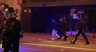 Barselona'daki şiddet olaylarında yaklaşık 100 kişi gözaltına alındı