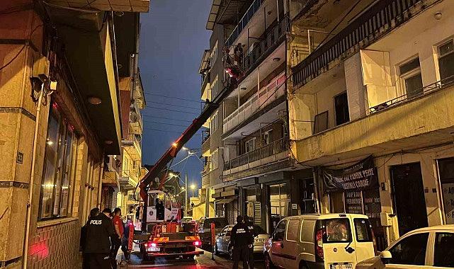 Bursa'da oğlu tarafından rehin alınan anneyi polis kurtardı
