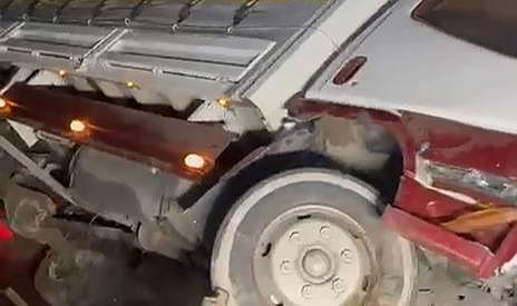 Bursa’da trafik kazası :Dört araç birbirine girdi