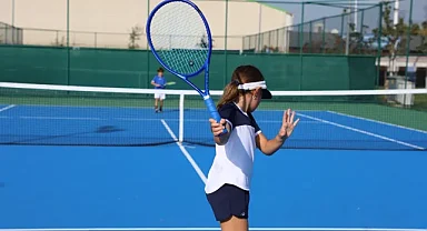 Bursa'da Cumhuriyet coşkusu tenis kortlarına taşındı