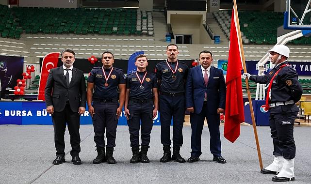Bursa'da İtfaiye Mesleki Eğitim Tamamlama Töreni düzenlendi