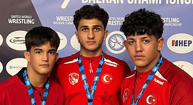 Büyükşehir Belediyesporlu güreşçilerden 3 madalya