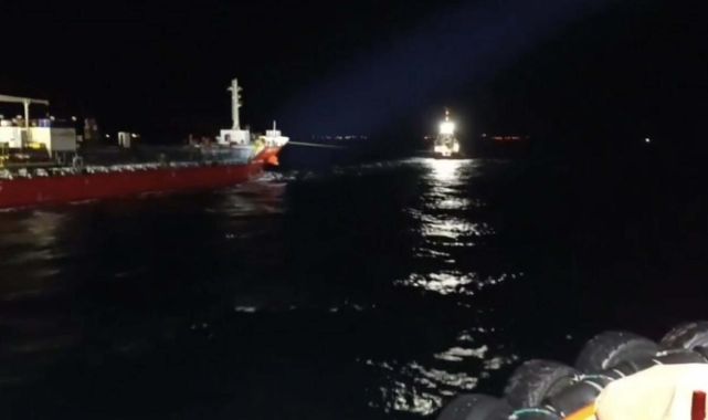 Çanakkale Boğazı'nda arızalanan gemi güvenli bölgeye demirletildi