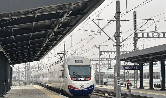 Çerkezköy-Kapıkule Hızlı Tren Hattı'nda ilk yolculuk heyecanı yaşandı