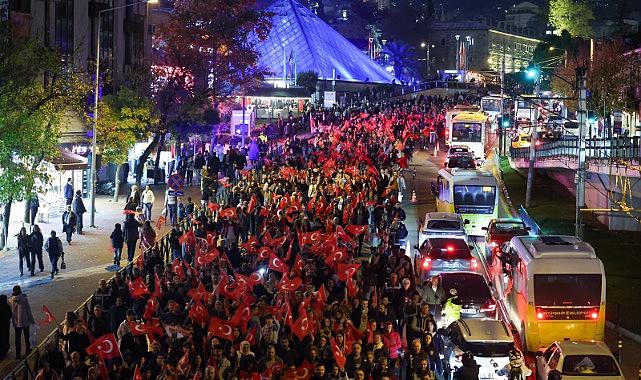 Cumhuriyet ritminde Bursa tek yürek