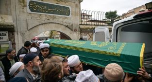Fatih'te elektrik akımına kapılarak hayatını kaybeden genç hafız son yolculuğuna uğurlandı