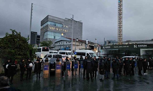 Halk TV’ye inceleme: Polis ekipleri arama yapıyor