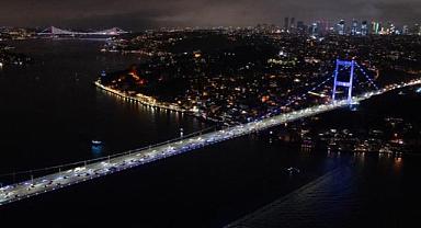 İstanbul Boğazı'nda gemi trafiği askıya alındı
