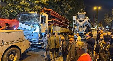 İstanbul'da beton pompası 7 araca çarptı