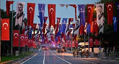 İstanbul'da Cumhuriyet Bayramı kutlamaları dolayısıyla bazı yollar trafiğe kapatıldı