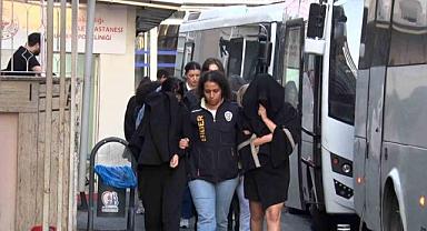 İstanbul’da uluslararası dolandırıcılık şebekesine operasyon: 62 şüpheli adliyeye sevk edildi