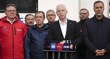 İstanbul Valisi Gül: Sel sularına kapılan 2 kişiyi 17 kilometrelik dere hattında arıyoruz