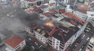 İstanbul'da 5 katlı binada yangın