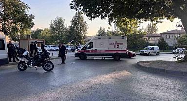 Kavşaktan dönen motosikletli Yunus ekibi kaza yaptı: 2 polis yaralı
