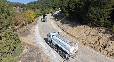 Keles'in üç mahallesinde yol mesaisi