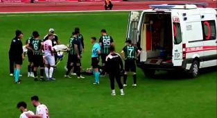 Maçın son dakikalarında fenalaşan futbolcu kalp krizi geçirdi