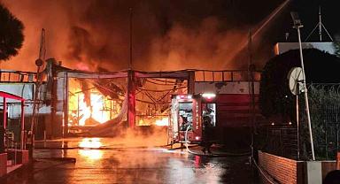 Manisa’da İnci Akü farikasında yangın