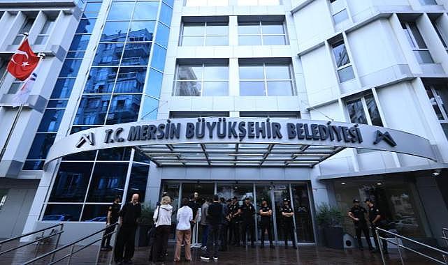 Mersin'de 3 belediyeye yolsuzluk operasyonu: 59 şüpheli adliyeye sevk edildi