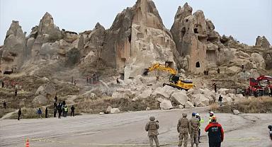 Nevşehir'de peribacasından kopan kaya parçalarının altında kalan 3 kişi hayatını kaybetti