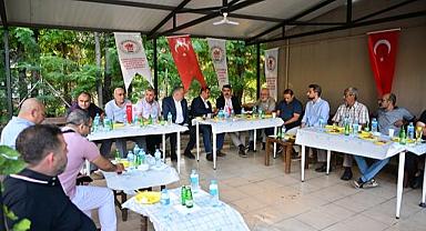 Oktay Yılmaz, Ertuğrulgazi’de şoför esnafının taleplerini dinledi