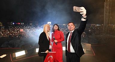 Osmangazi Meydanı’nda Cumhuriyet Coşkusu Doruğa Çıktı