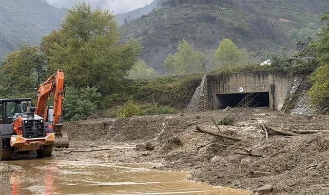 Sakarya’da toprak kayması nedeniyle iki mahalleye giriş kapandı