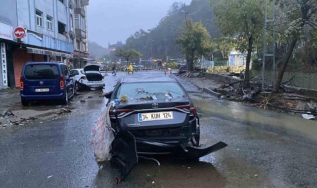 Selin vurduğu Ayazağa’da hasar, gün ağarınca ortaya çıktı