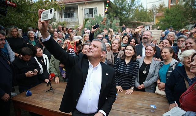 Yeni Parti Genel Başkanı Özel, Balıkesir'de zeytin üreticileriyle bir araya geldi: